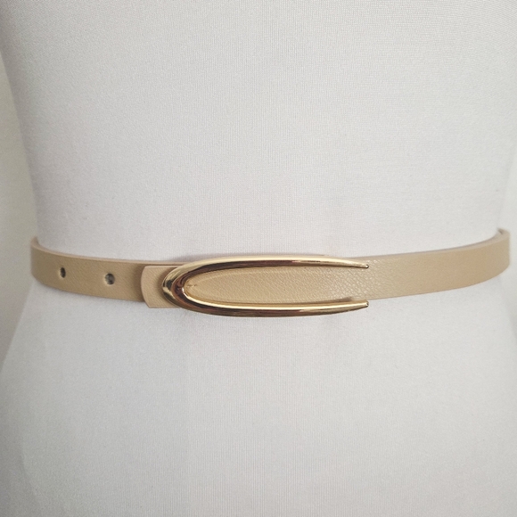 Tan Belt With Gold Buckle - Picture 4 of 8